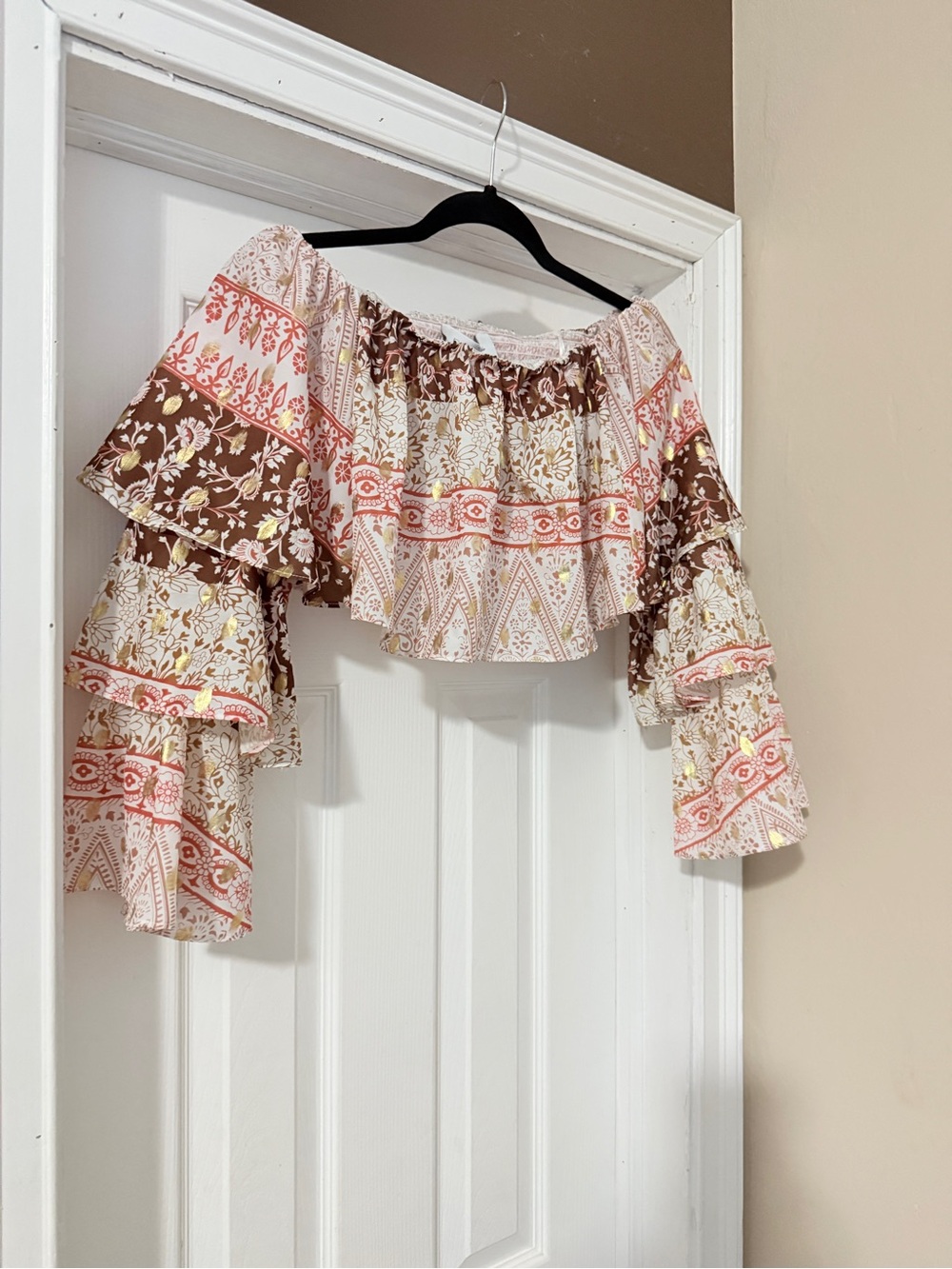 ANTHROPOLOGIE Boho Off-Shoulder Peasant Top in Cream & Brown